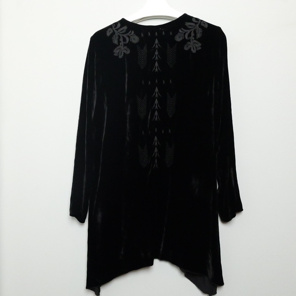Johnny Was Embroidered Velvet Tunic size medium - Picture 2 of 6